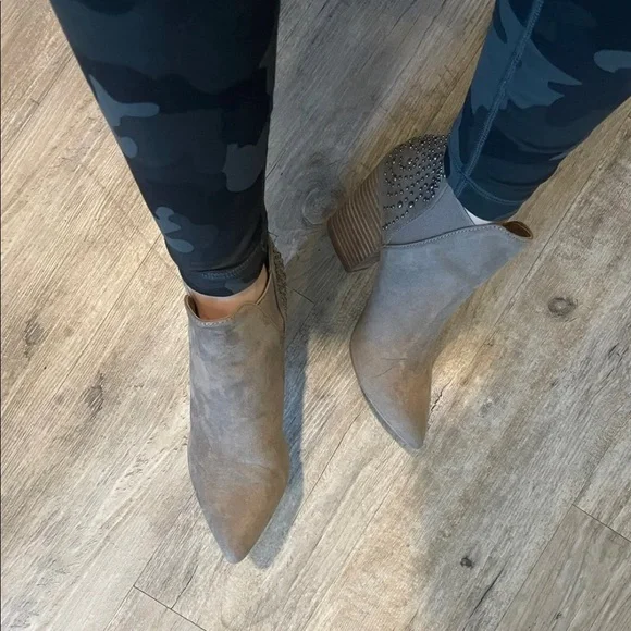 Report Booties - Picture 7 of 7